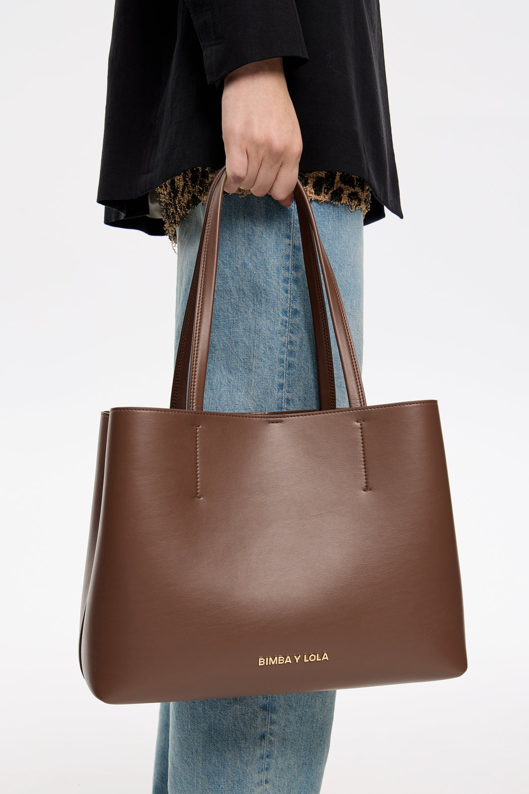 Large mocha leather Chihuahua shopper bag