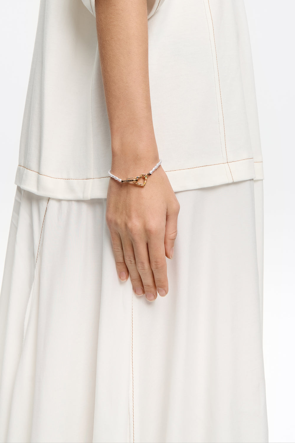Logo heart pearl bracelet - MYHOLDAL LEBANON