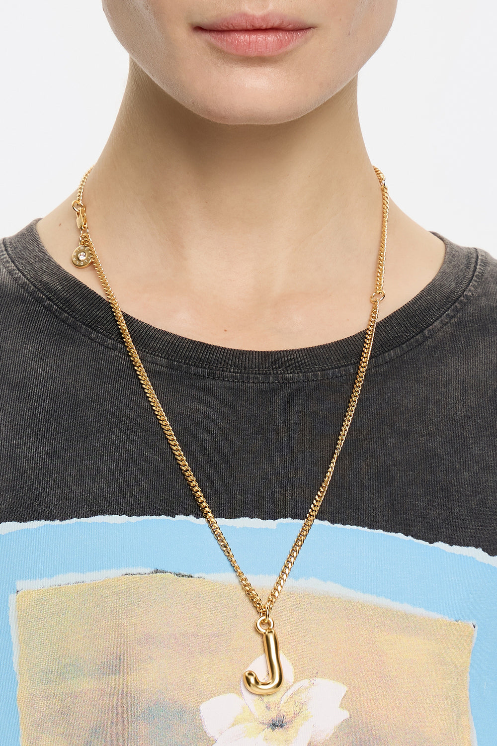 Gold letter O chain necklace