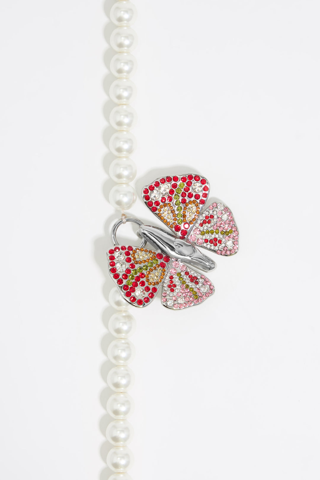 Crystal butterfly pearl necklace