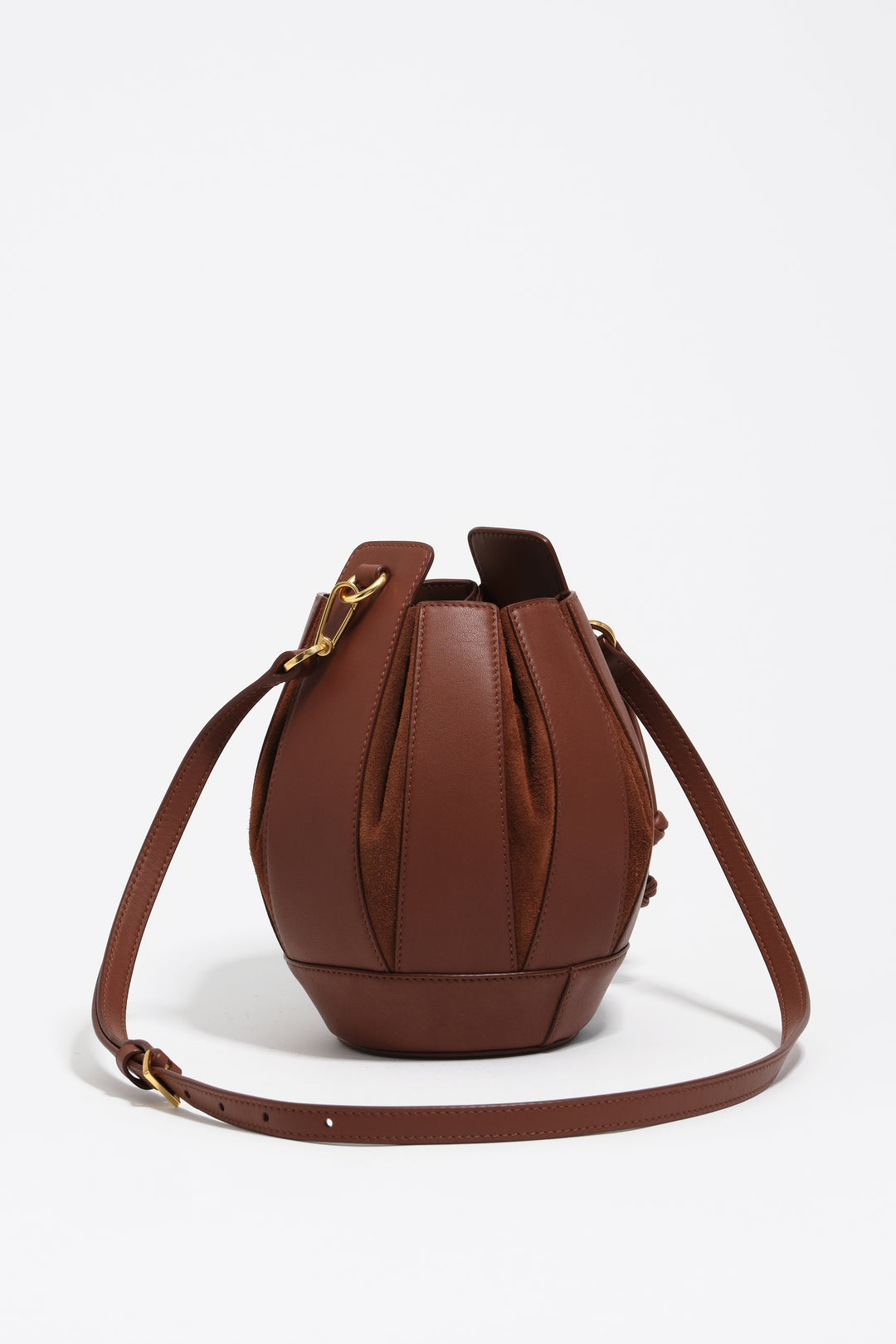Small walnut leather Pelota crossbody bag