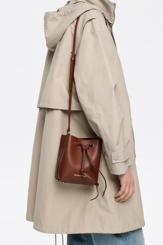 Mini walnut leather Chihuahua bucket bag
