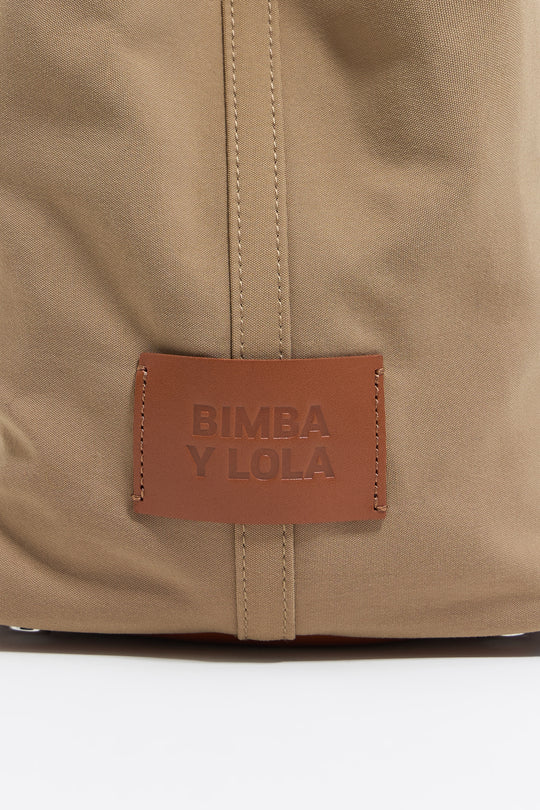 Large camel nylon Chihuahua shopper bag