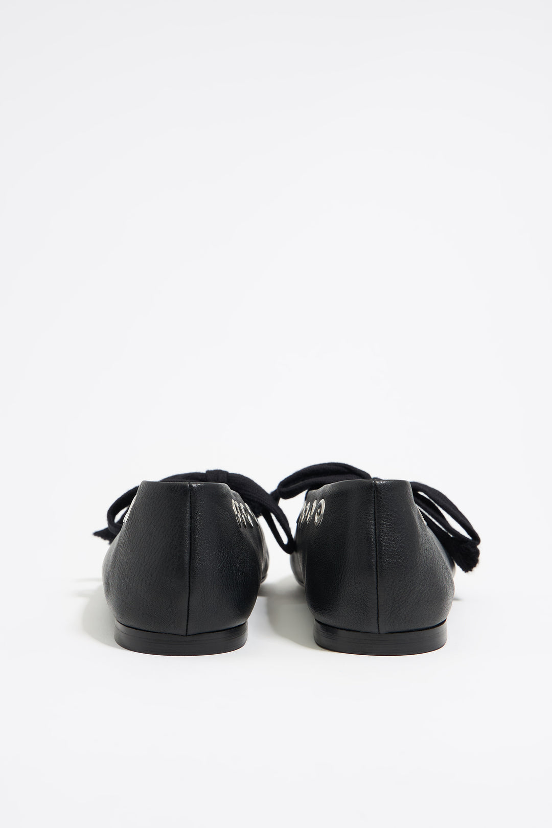 Black leather lace-up ballerina