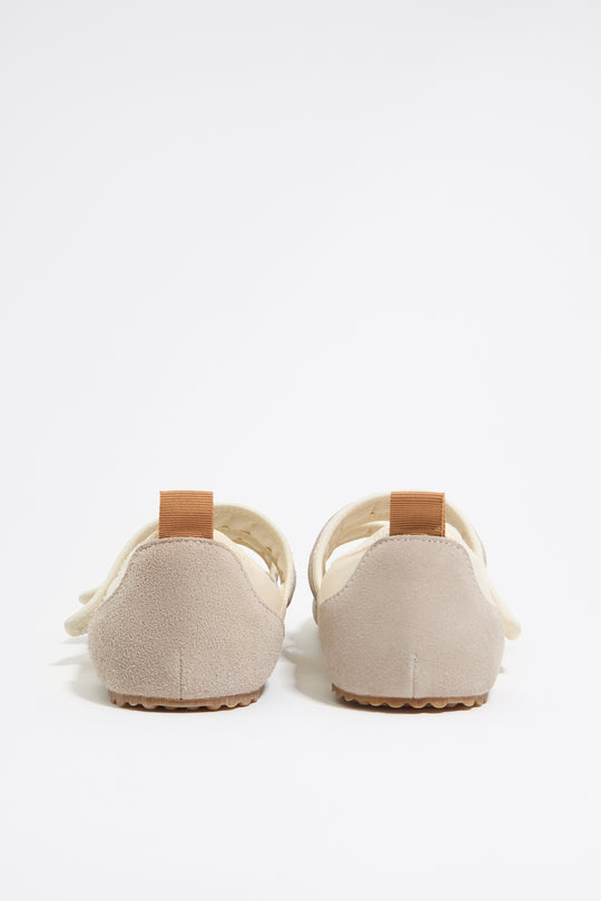 White sporty ballerina