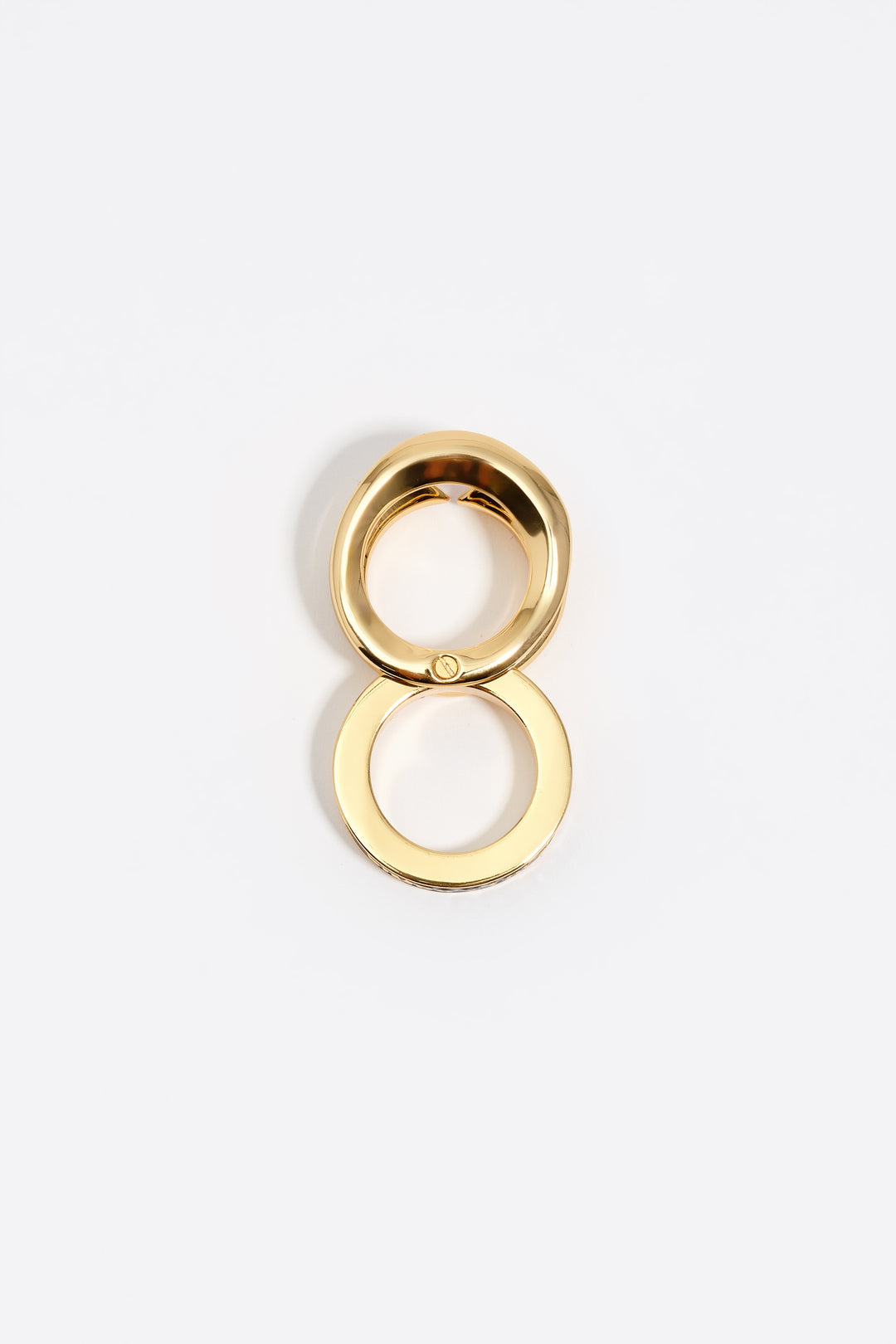 Red triple modular ring