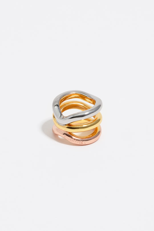 Three-tone bands ring