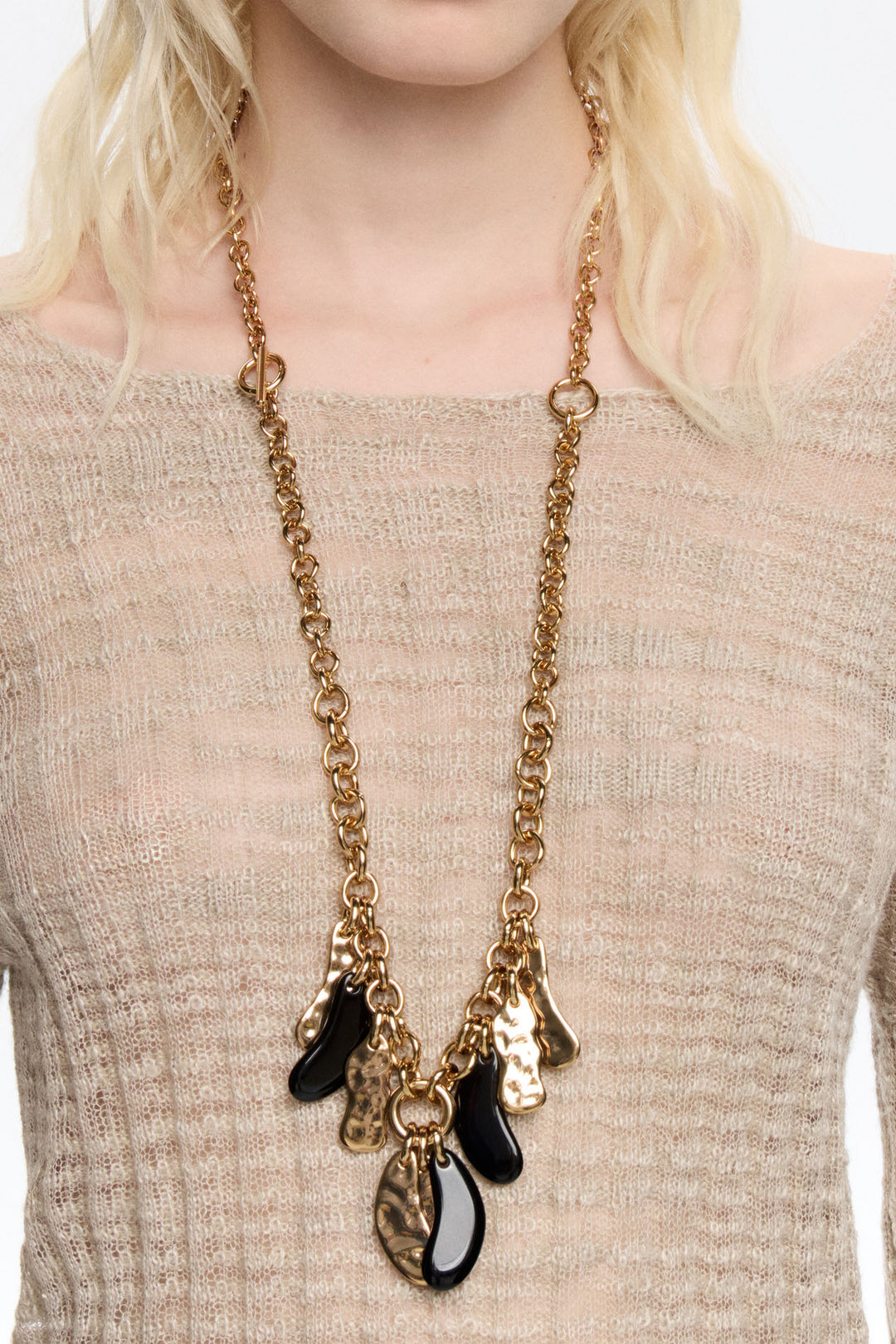 Black textured petals and chain necklace