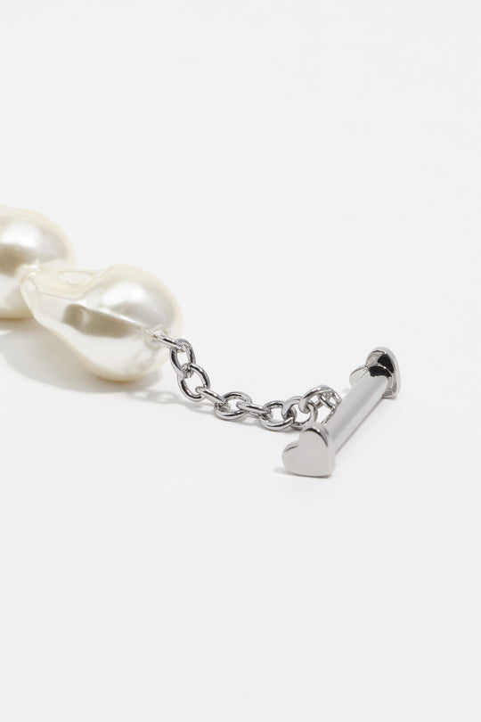 Pearl and heart chain necklace with black padlock