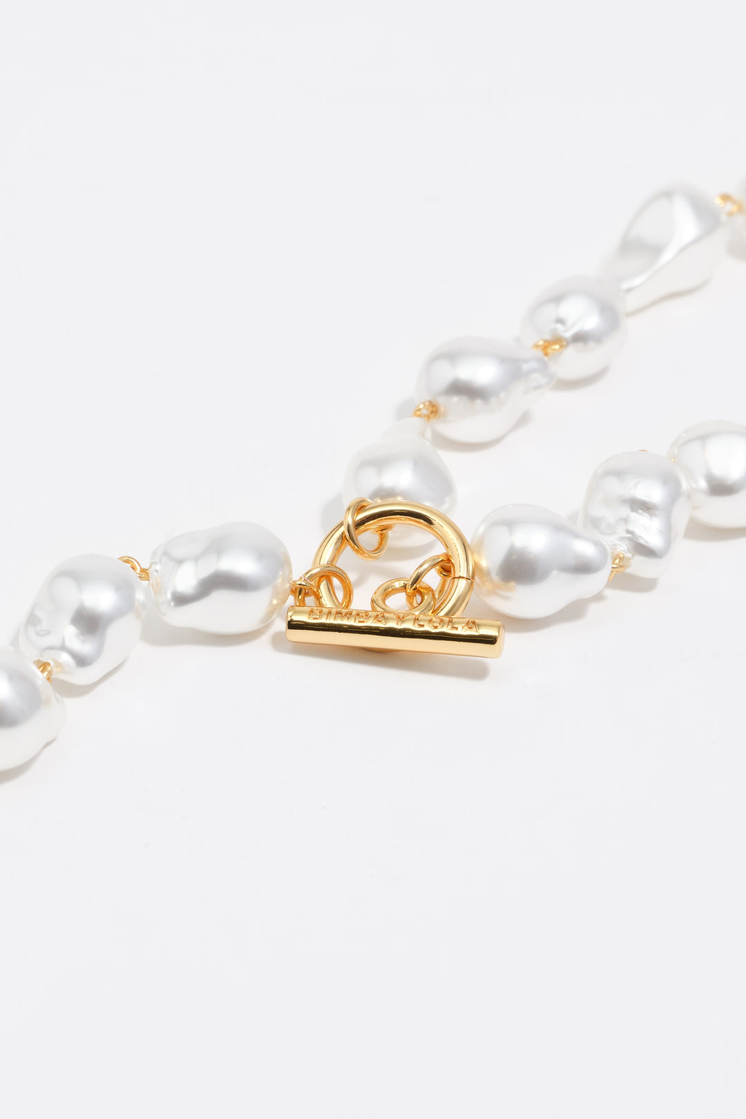 Red rose pearl necklace