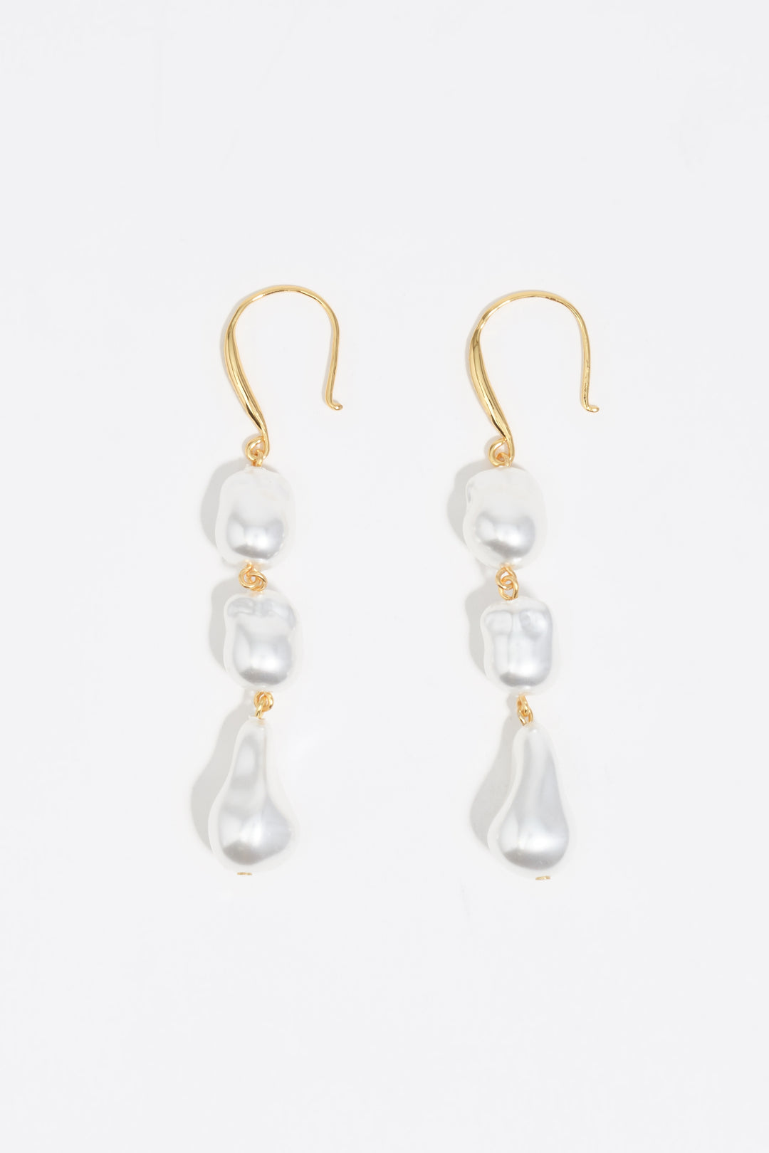 Gold pearl earrings