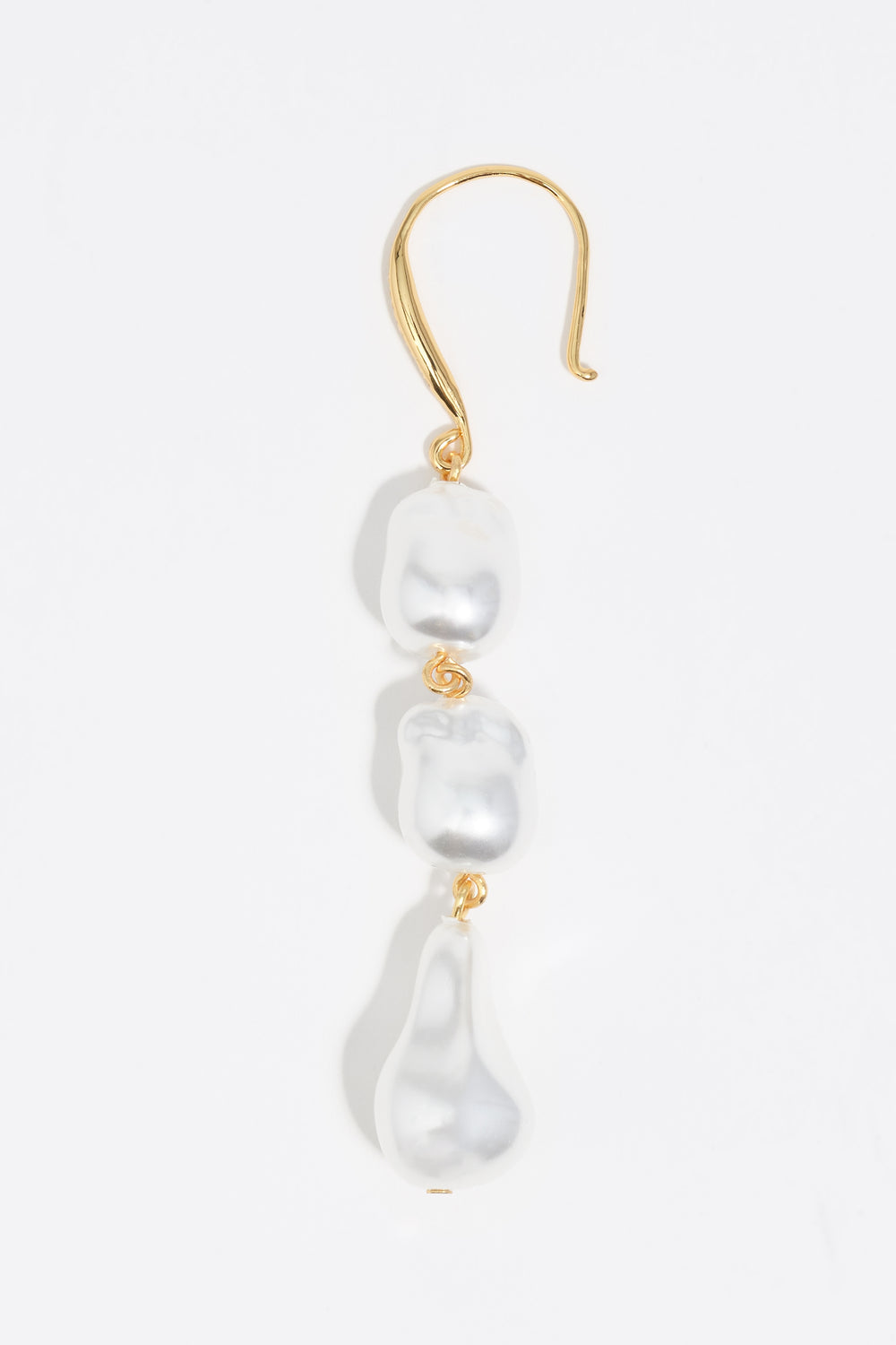 Gold pearl earrings