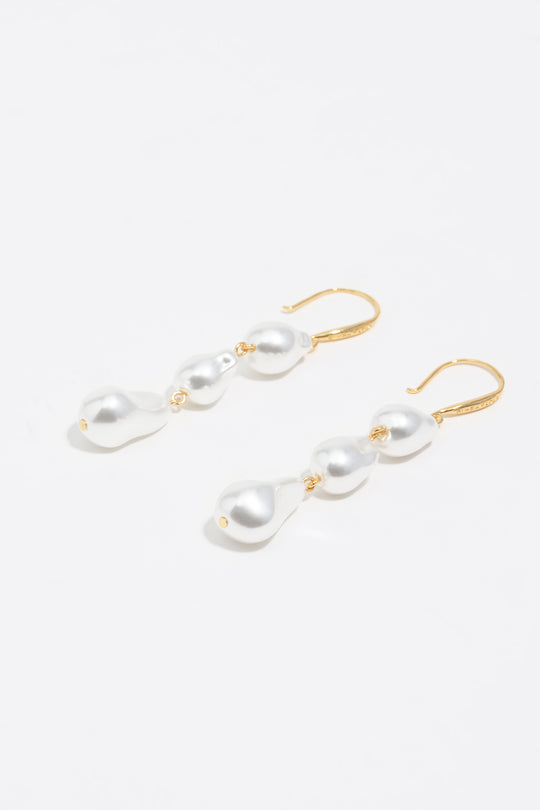 Gold pearl earrings