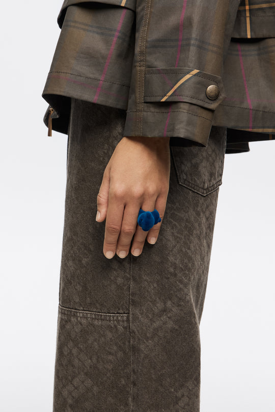 Blue flocked dog ring