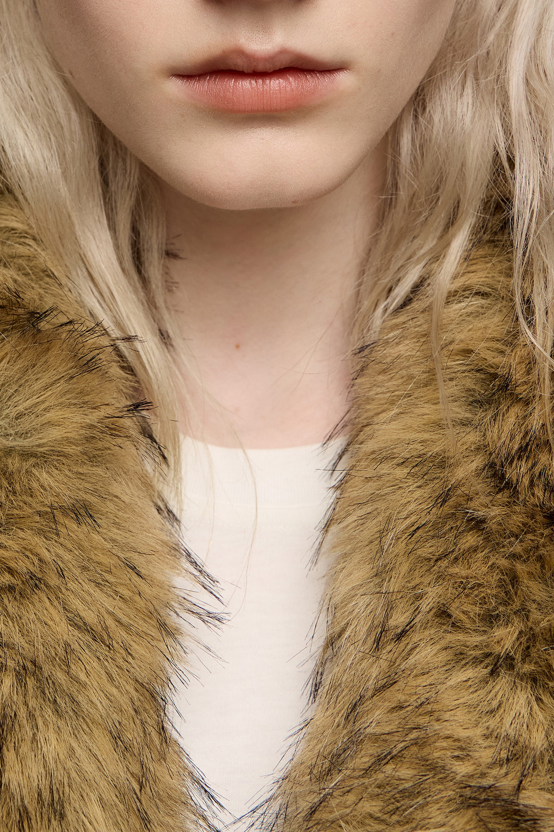 Beige fur lapel collar