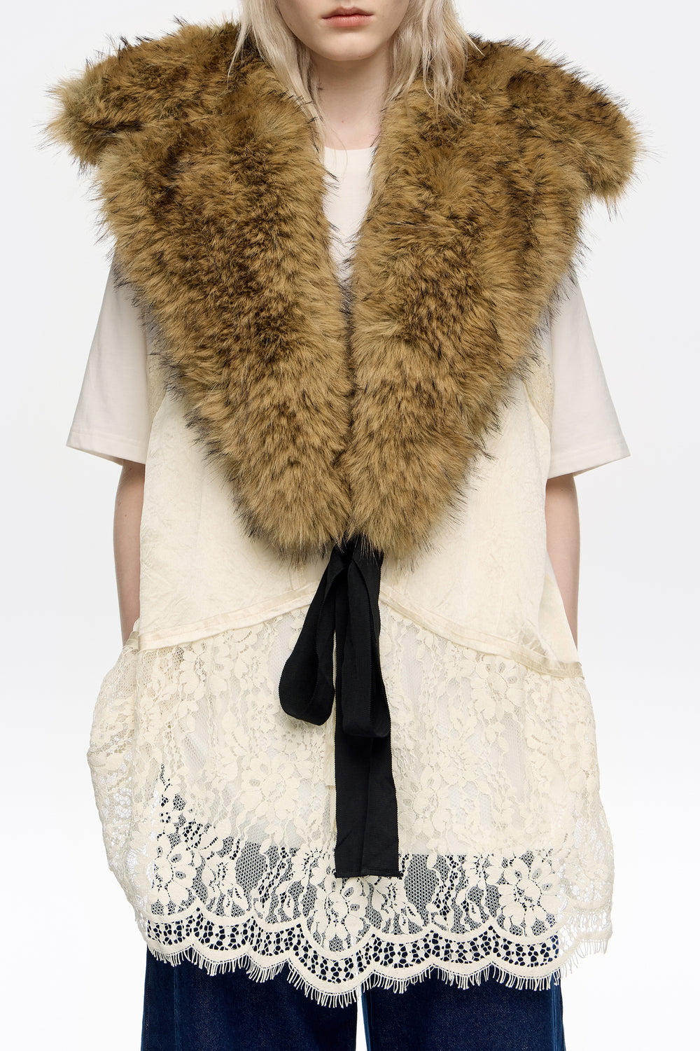 Beige fur lapel collar