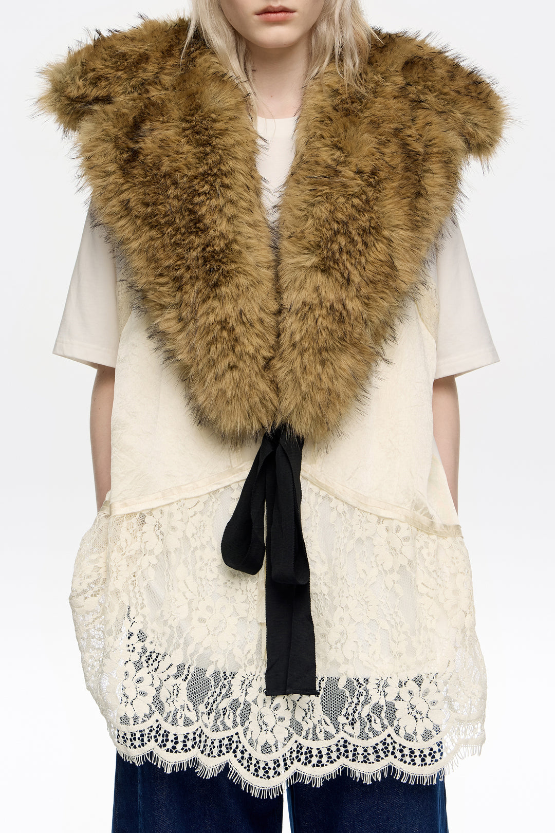 Beige fur lapel collar