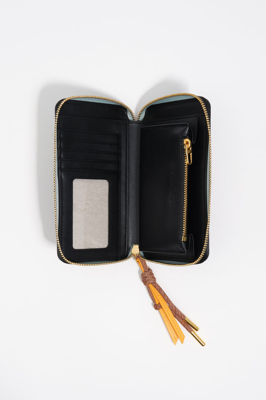 Medium black leather horizontal wallet