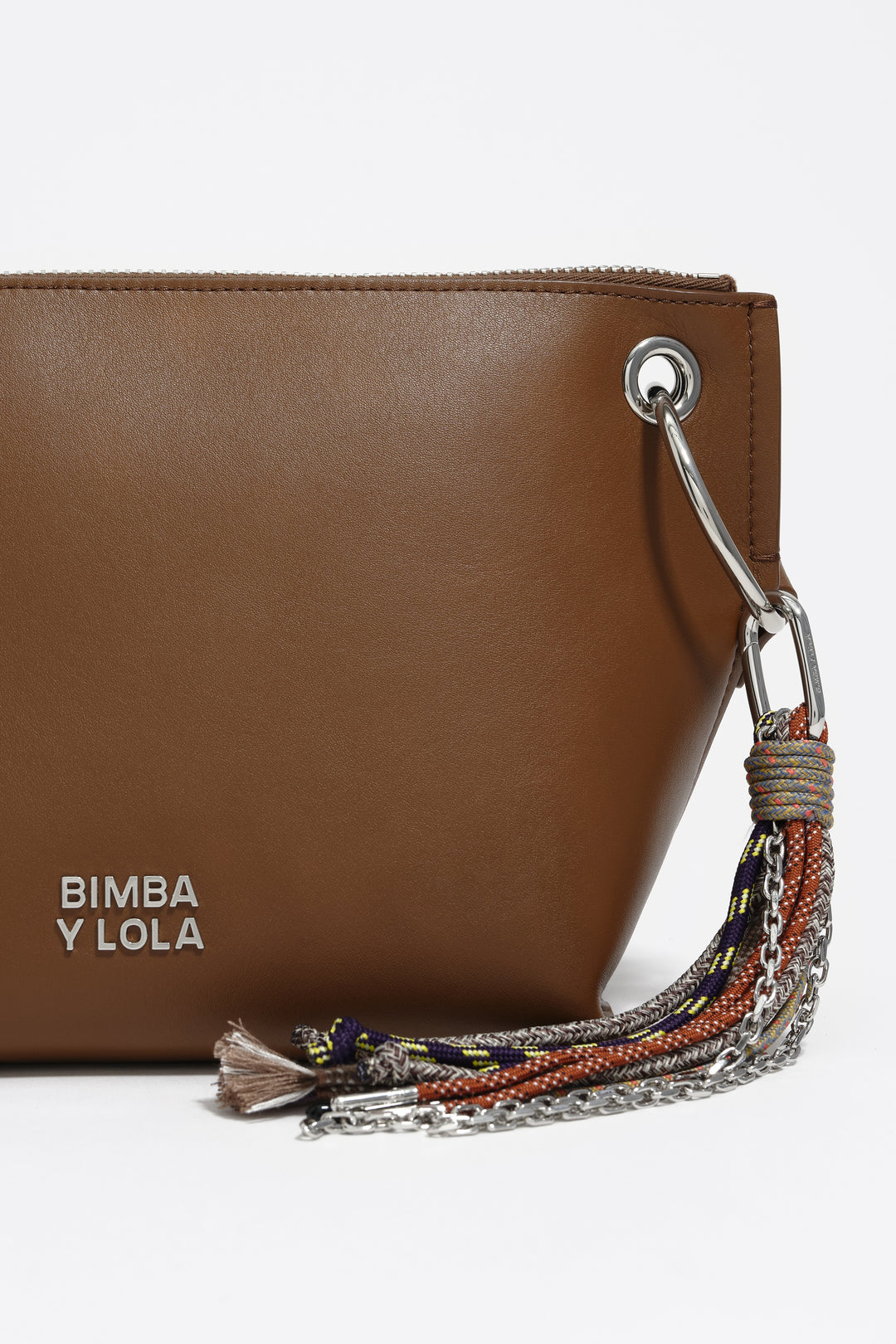 Medium oak leather trapezium bag