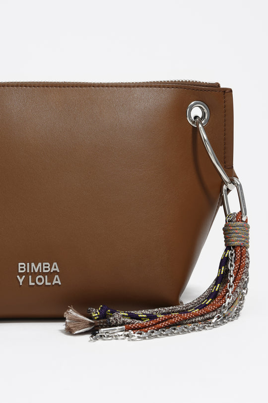 Medium oak leather trapezium bag