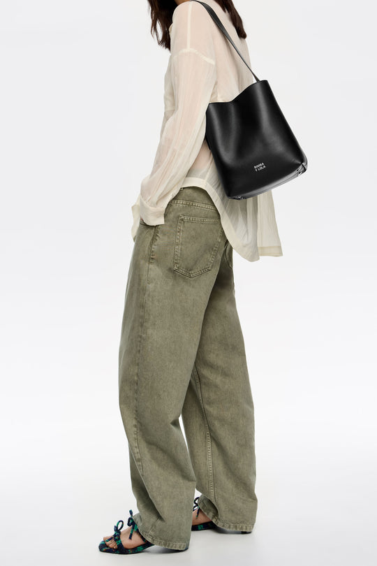 Medium black leather Carlino bag