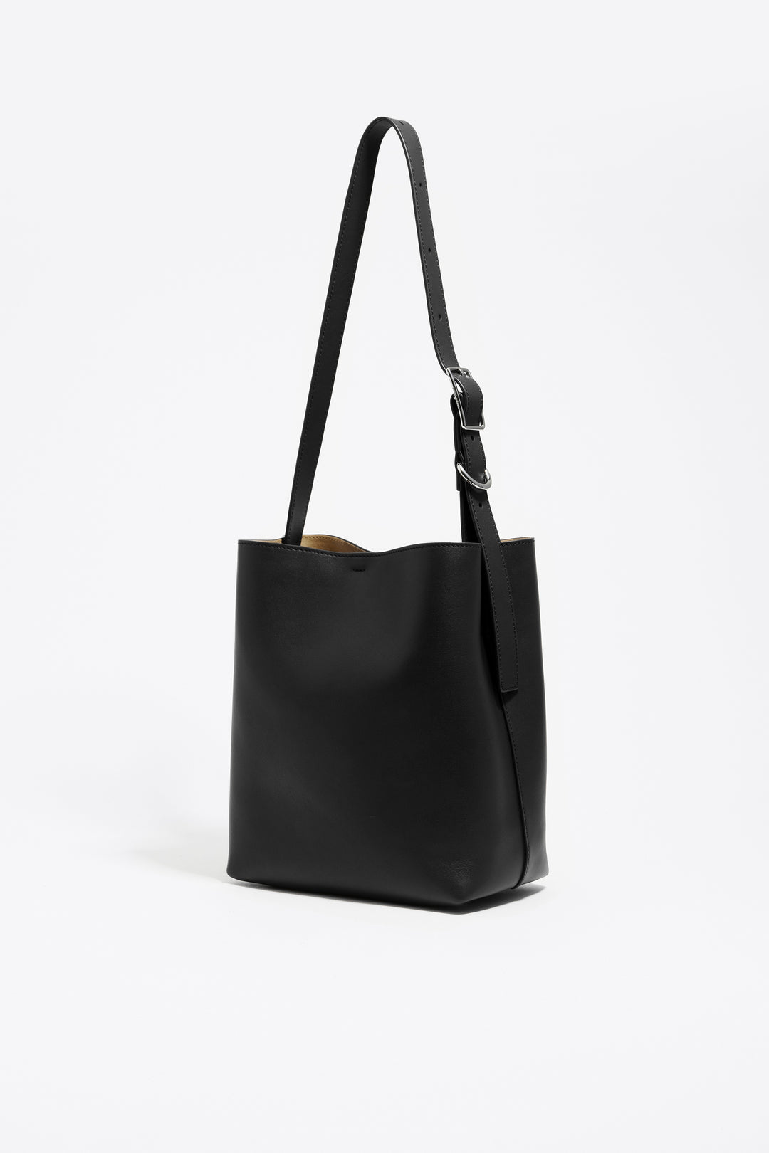 Medium black leather Carlino bag