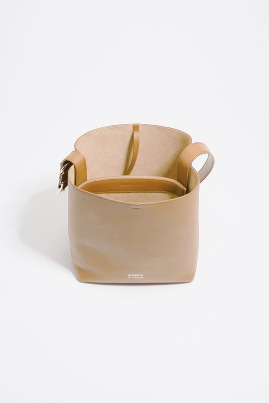 Medium desert leather Carlino bag