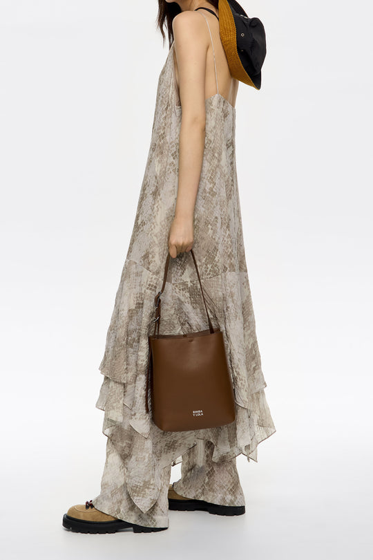 Medium oak leather Carlino bag