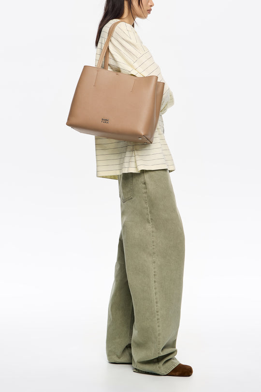 Light brown leather shopper bag