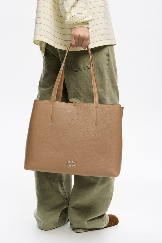 Light brown leather shopper bag