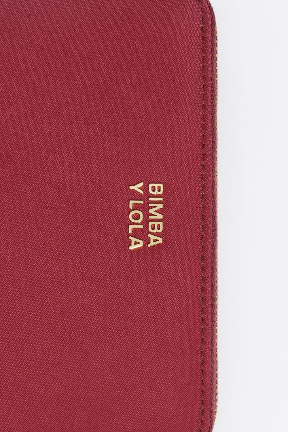 Medium burgundy nylon horizontal wallet