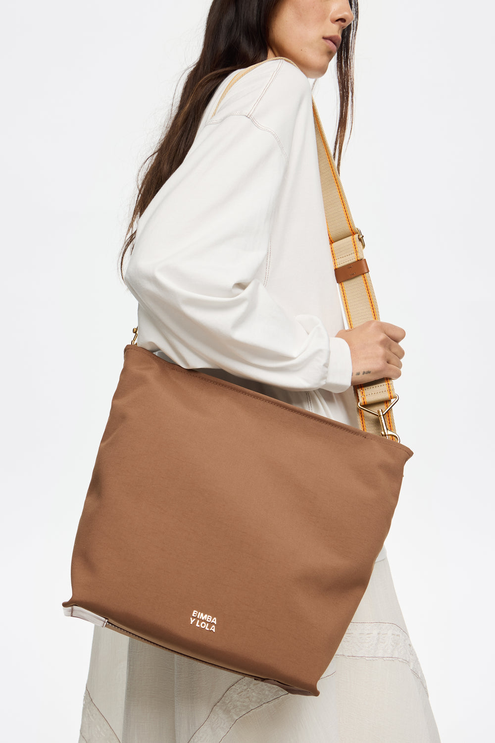 Large cinnamon nylon Carlino bag