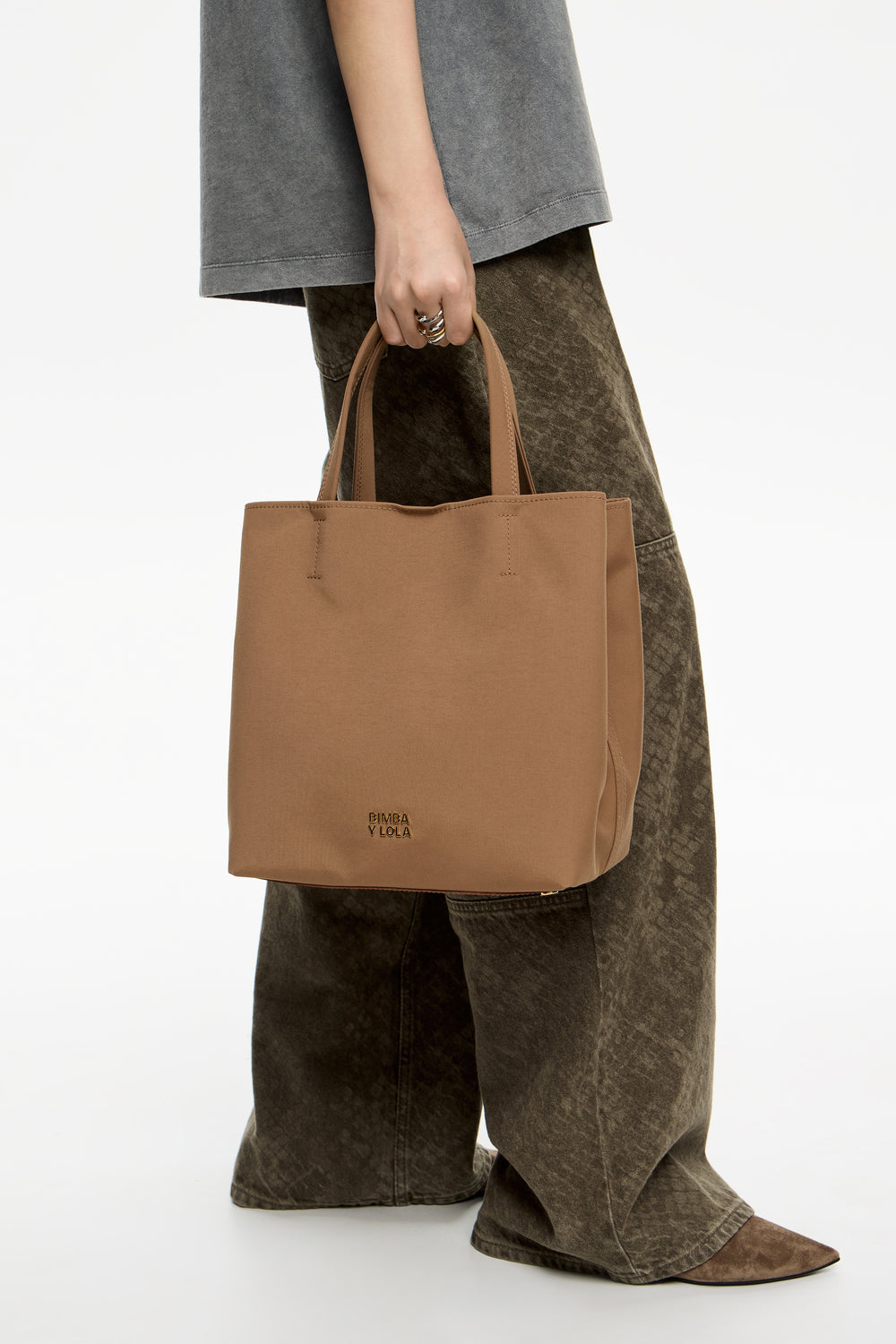 Large cinnamon nylon Chihuahua bag