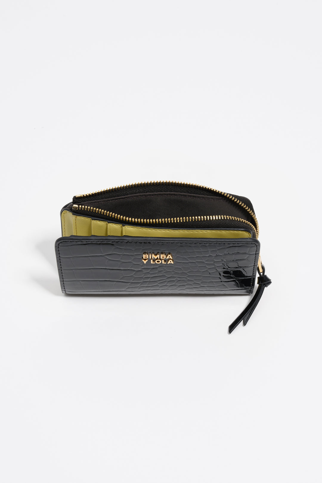 Shiny black textured purse
