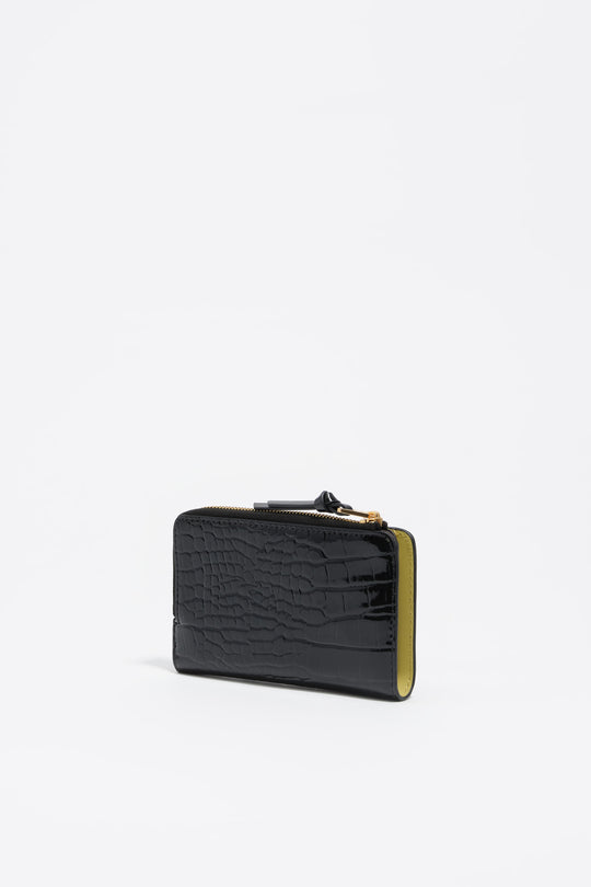 Shiny black textured purse