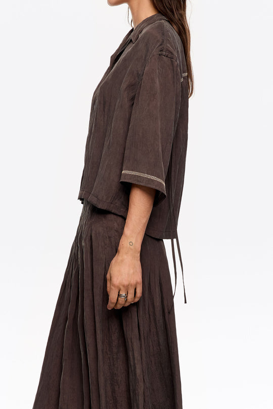 Brown adjustable armhole shirt