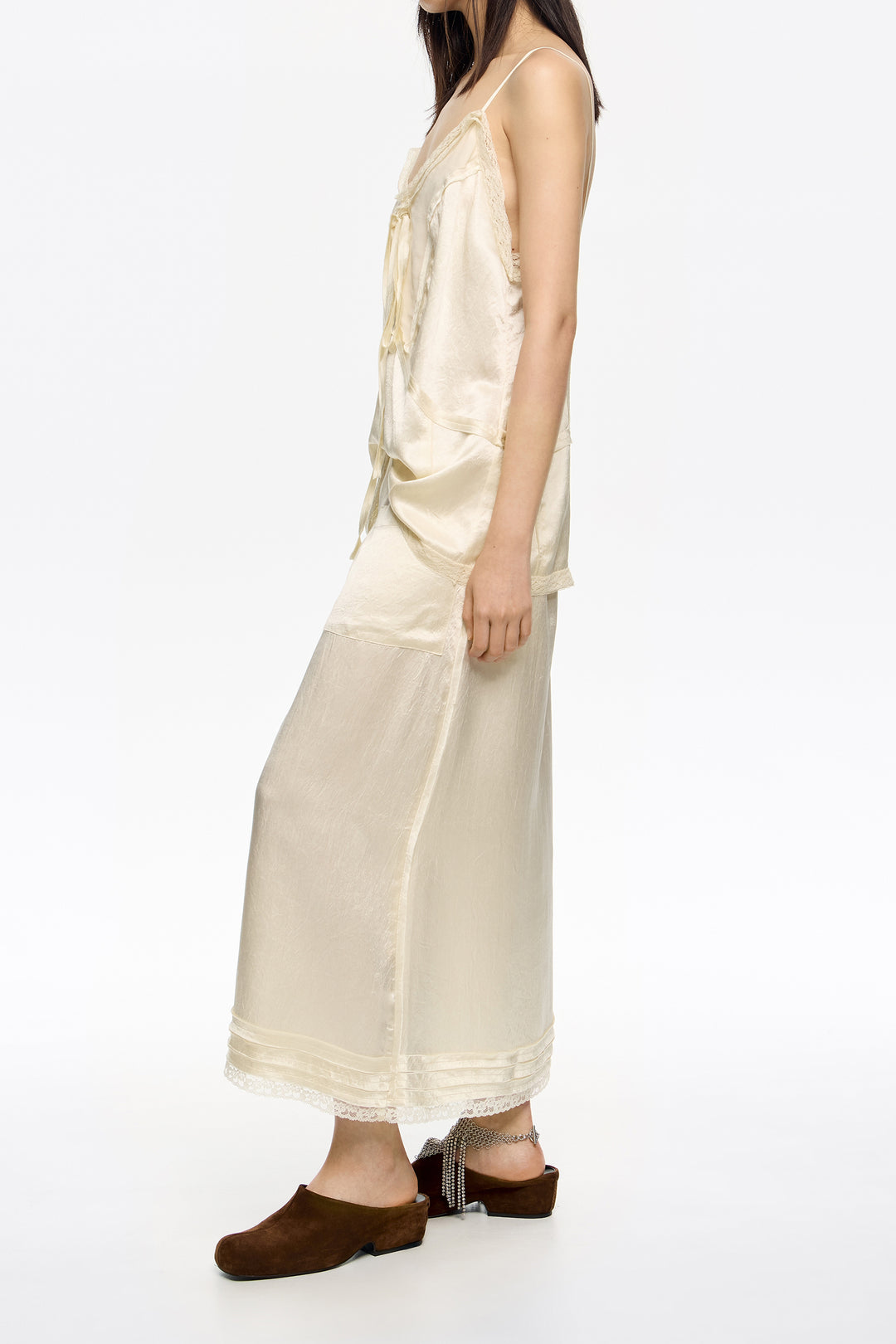 Beige A-line skirt with pockets