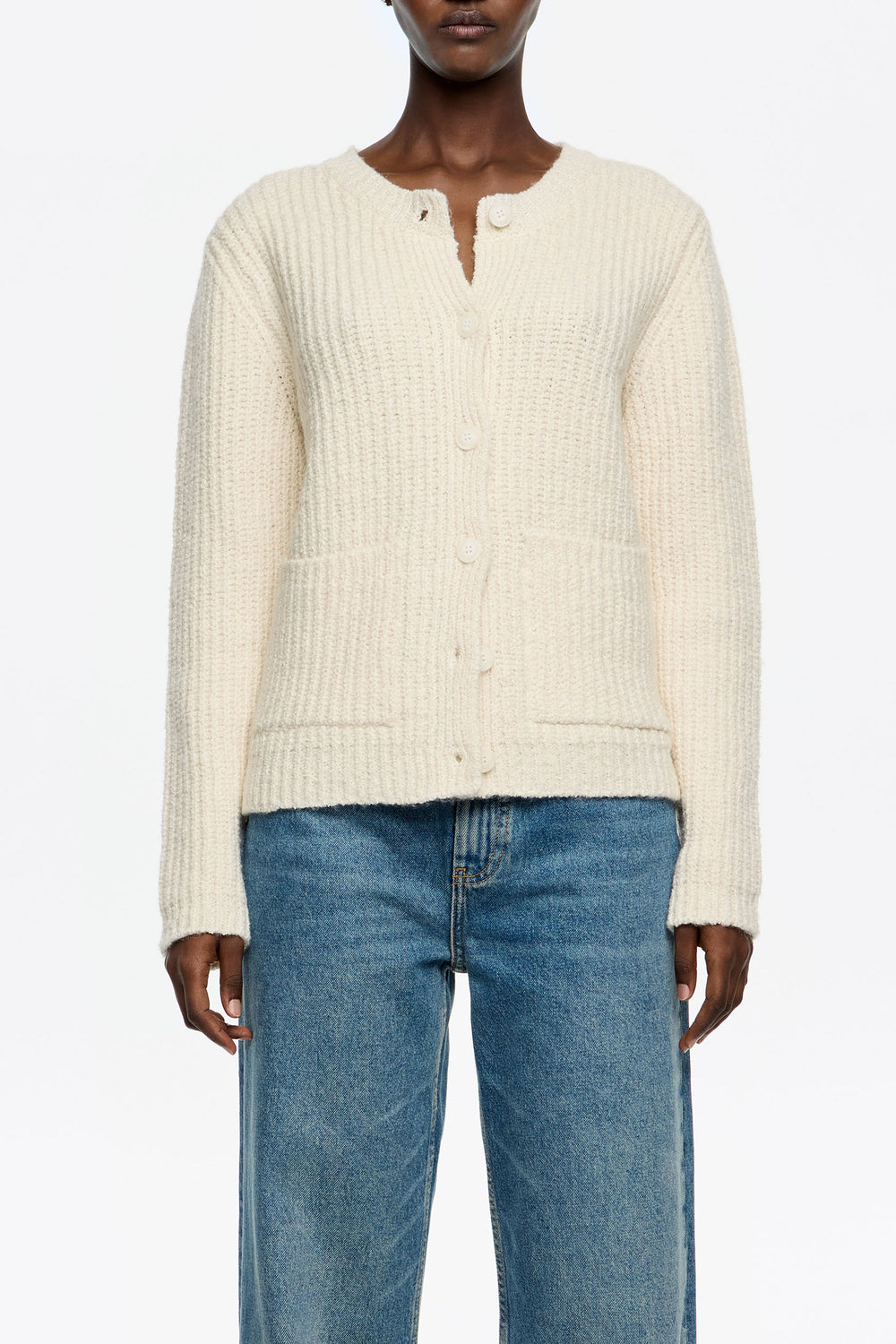 Short ivory fitted cardigan