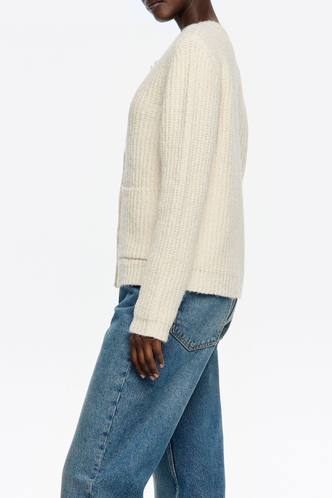 Short ivory fitted cardigan