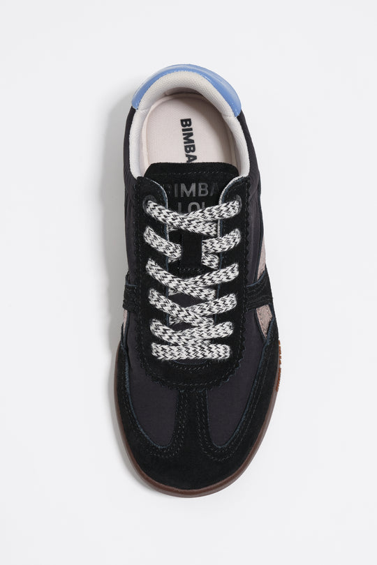 Black 13 16 Indoor sneaker