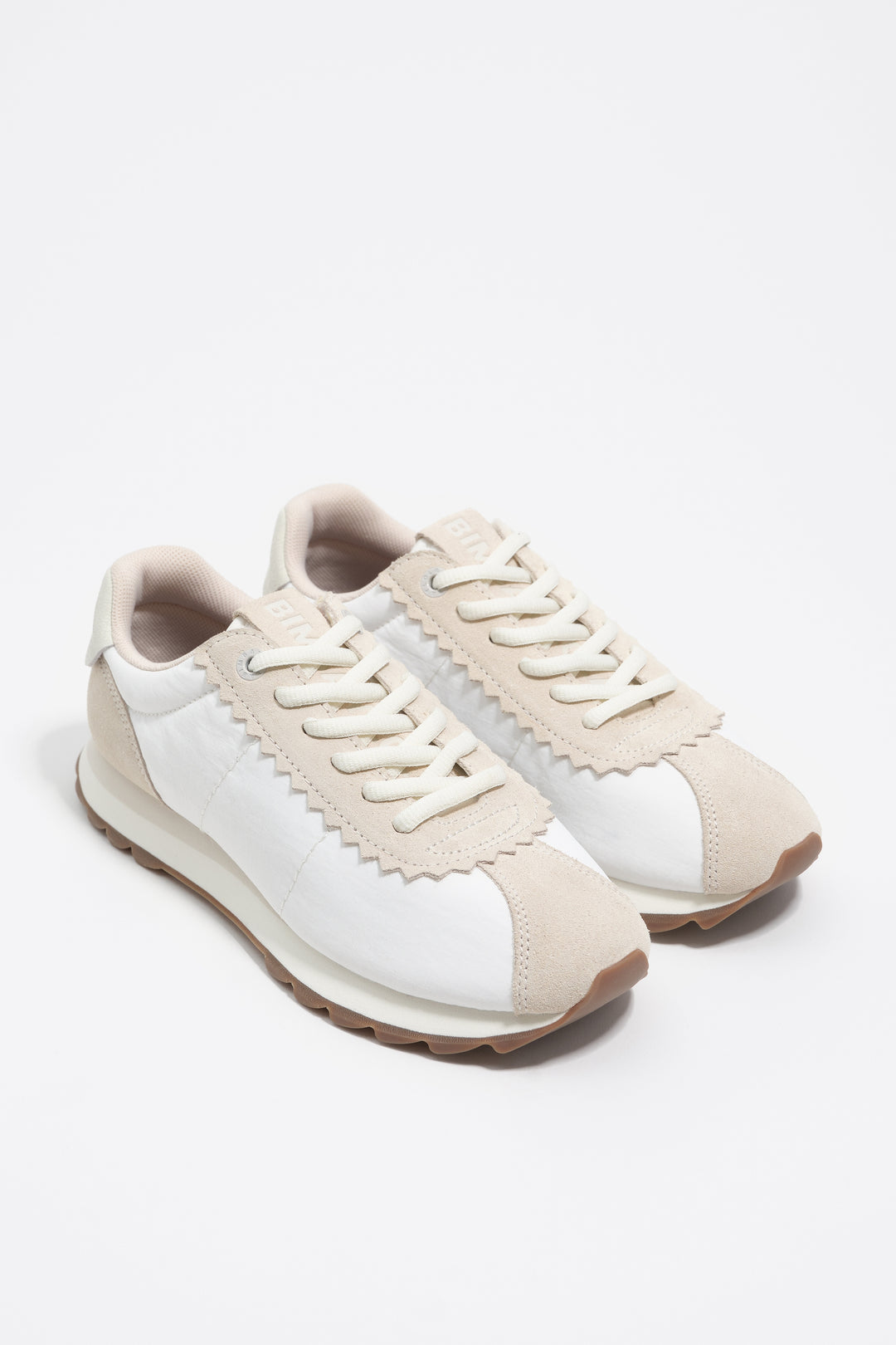 White 13 18 retro sneaker