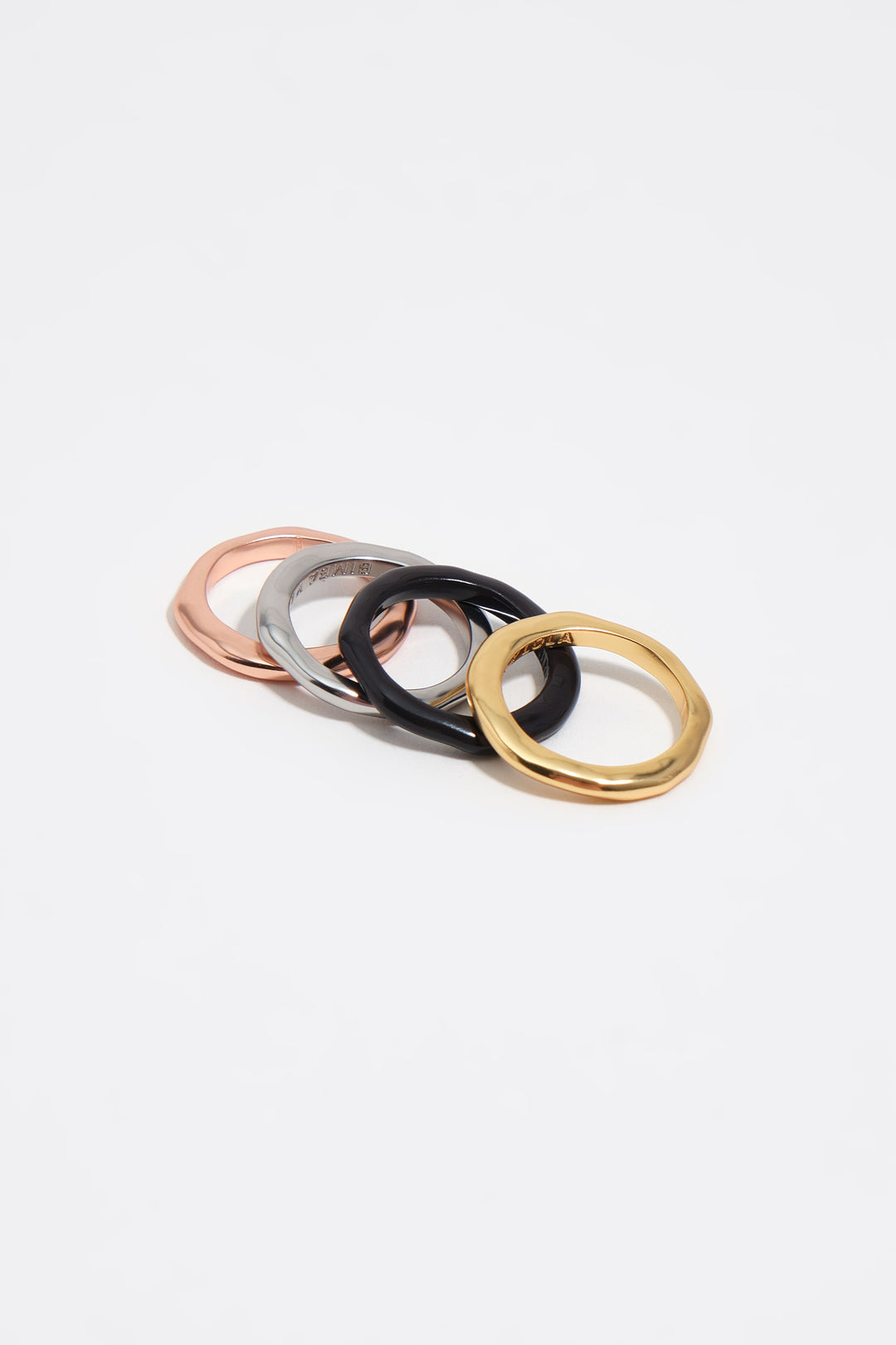 Set of 4 three-tone rings