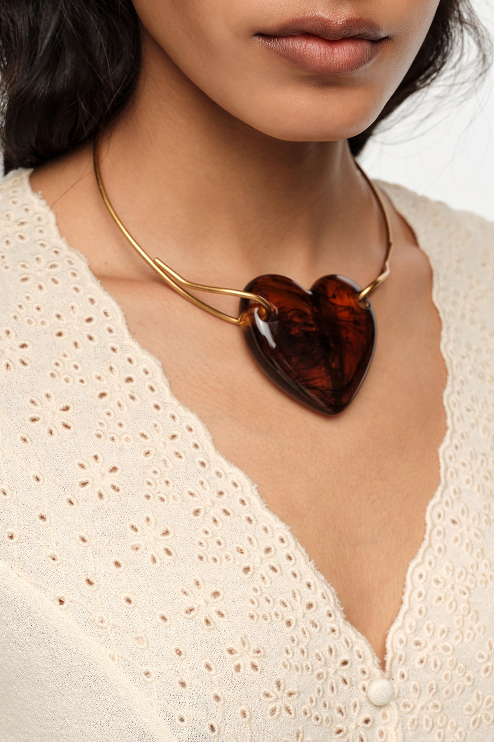 Amber resin heart choker necklace