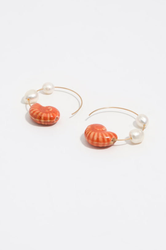 Hoop earrings with pearls and ceramic seashell