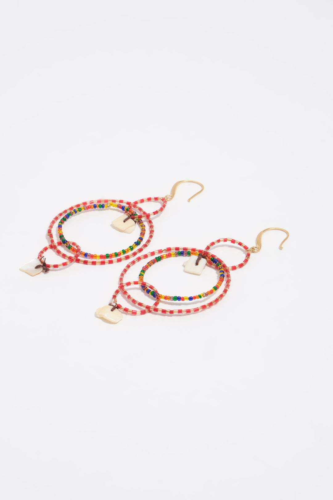 Multicolor beads and mother-of-pearl earrings