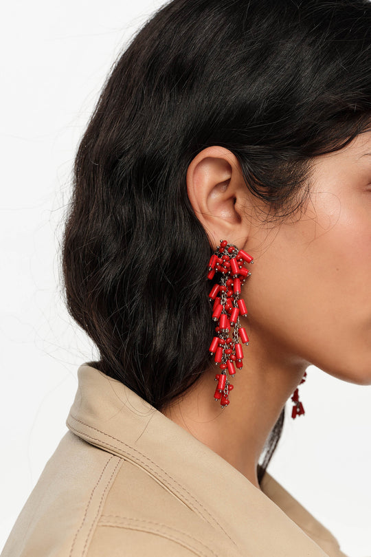 Chain earrings with coral beads
