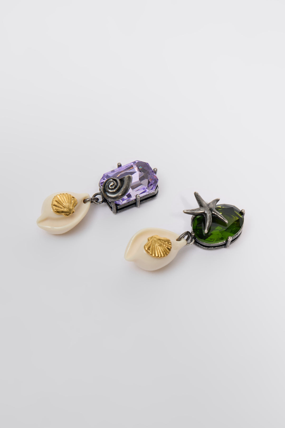 Crystals and pearl earrings with seashells