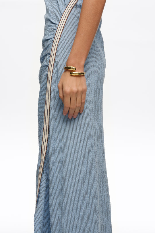 Matte gold textured criss-cross bracelet