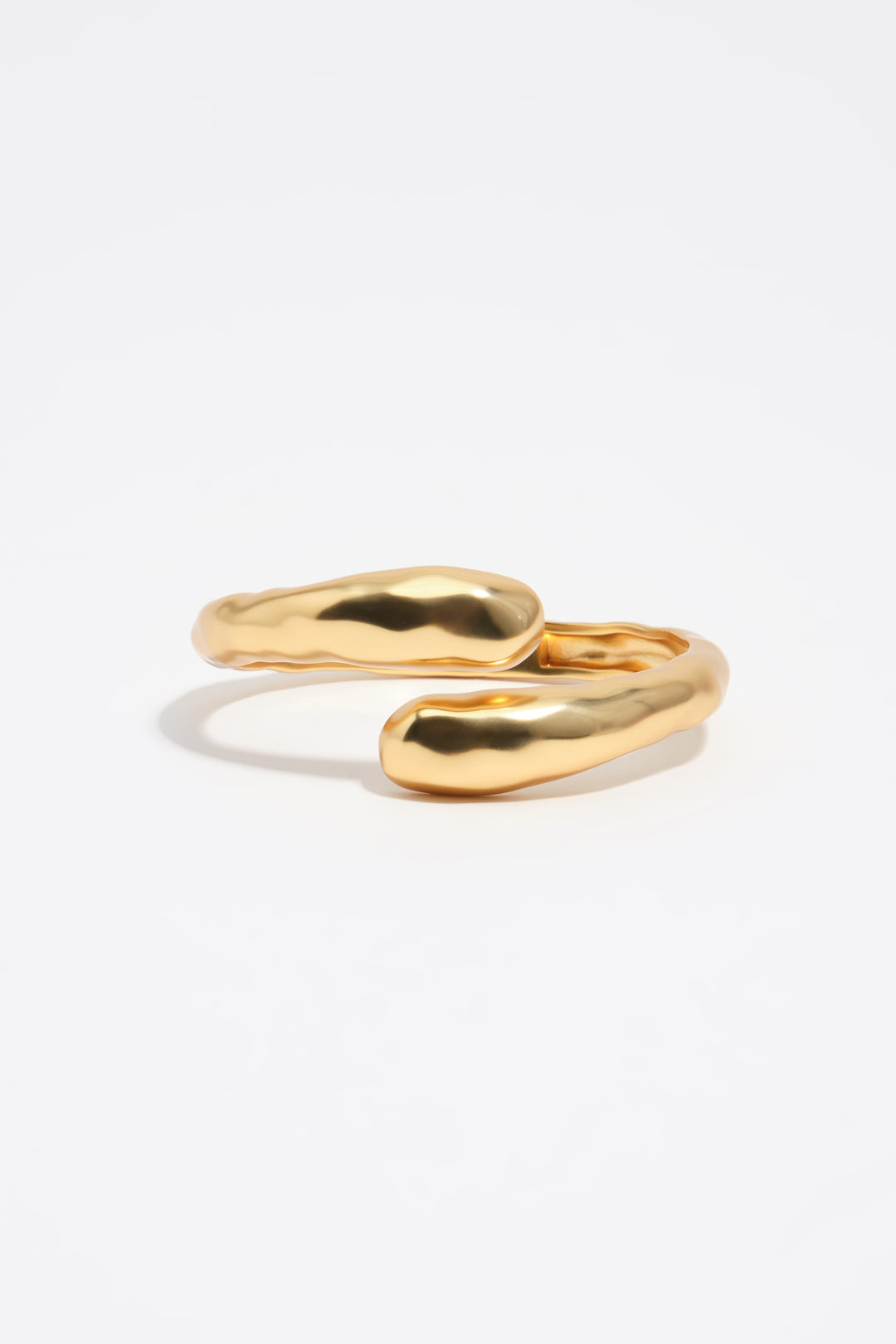 Matte gold textured criss-cross bracelet