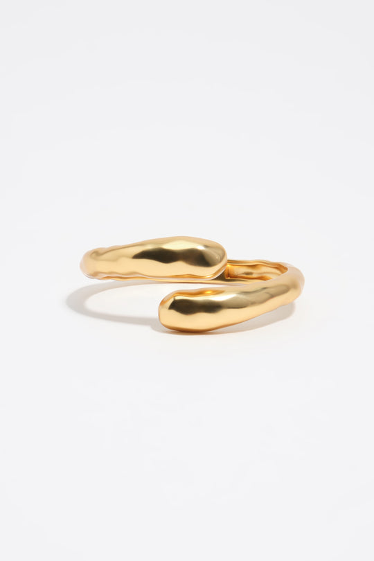 Matte gold textured criss-cross bracelet